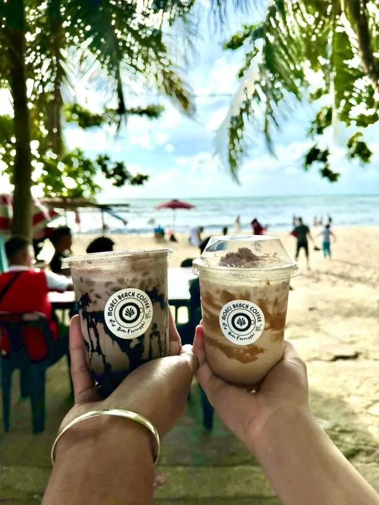 Iced Chocolate & Biskoff Latte